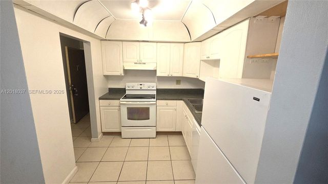 4344 NW 9th Ave 10-2B, Deerfield Beach, FL 33064