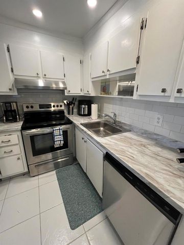 210 Valencia I, Delray Beach, FL 33446