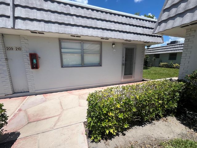 210 Valencia I, Delray Beach, FL 33446
