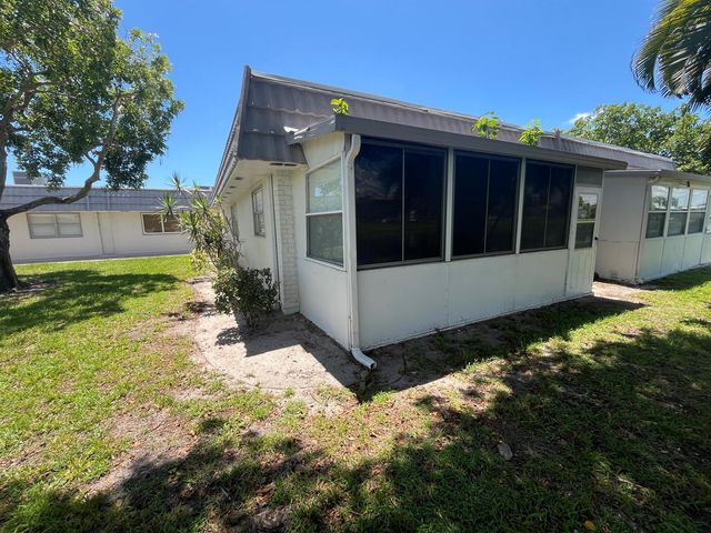 210 Valencia I, Delray Beach, FL 33446