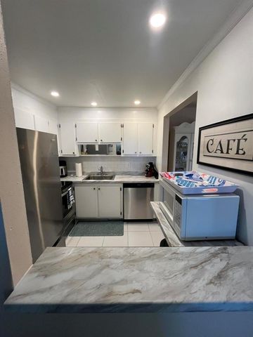 210 Valencia I, Delray Beach, FL 33446