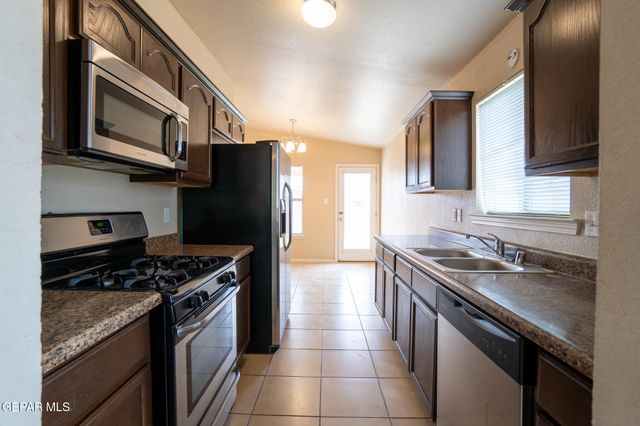 7204 Copper Sky Court, El Paso, TX 79934