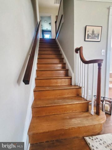9 W GARRISON RD, Brookhaven, PA 19015