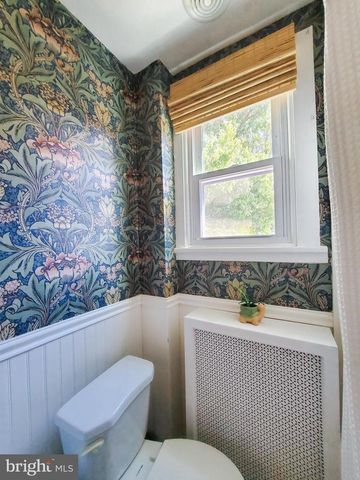 9 W GARRISON RD, Brookhaven, PA 19015