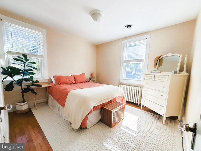 9 W GARRISON RD, Brookhaven, PA 19015