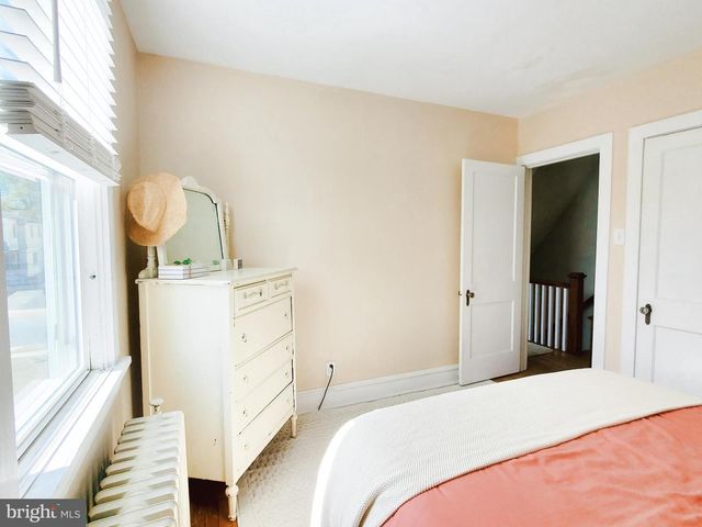 9 W GARRISON RD, Brookhaven, PA 19015