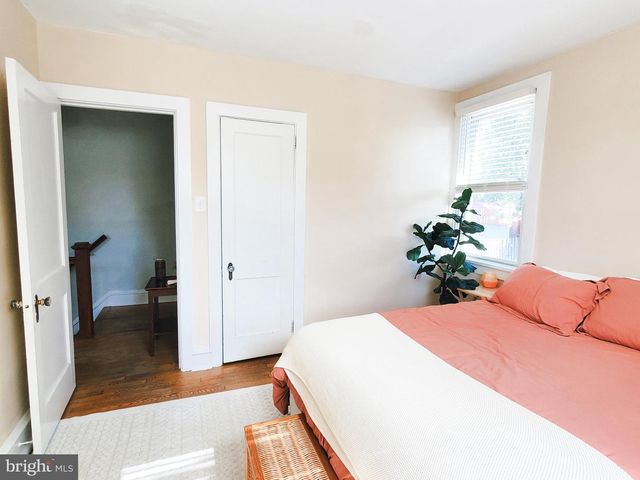 9 W GARRISON RD, Brookhaven, PA 19015
