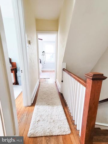 9 W GARRISON RD, Brookhaven, PA 19015