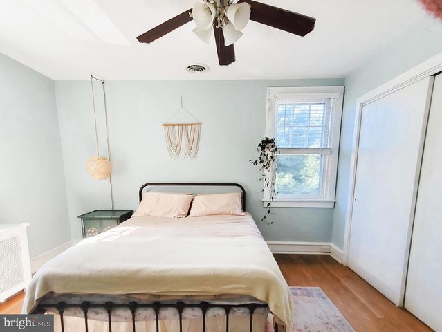 9 W GARRISON RD, Brookhaven, PA 19015