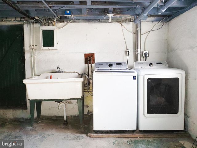 9 W GARRISON RD, Brookhaven, PA 19015
