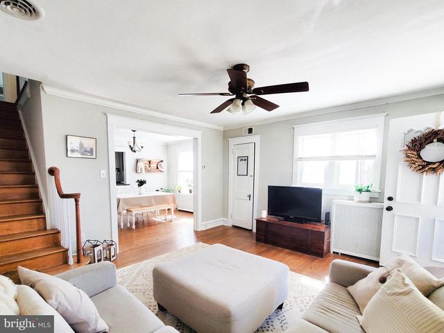 9 W GARRISON RD, Brookhaven, PA 19015