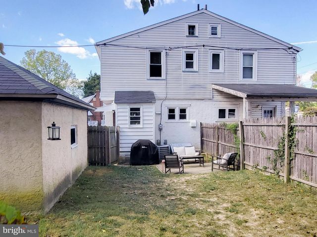 9 W GARRISON RD, Brookhaven, PA 19015