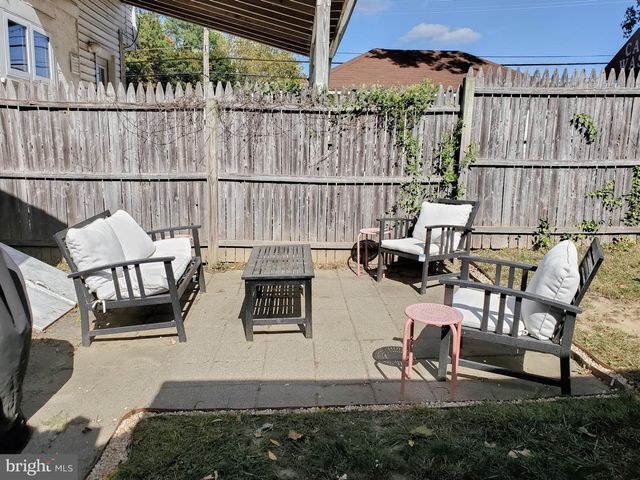9 W GARRISON RD, Brookhaven, PA 19015