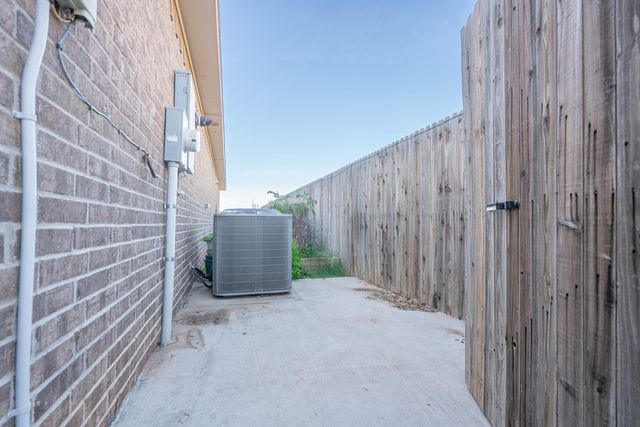 2305 Horizon Rd, Midland, TX 79705