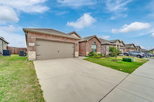 312 Youngblood Lane, Fort Worth, TX 76131