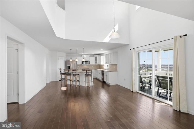 446 LANCER DR, Columbia, PA 17512