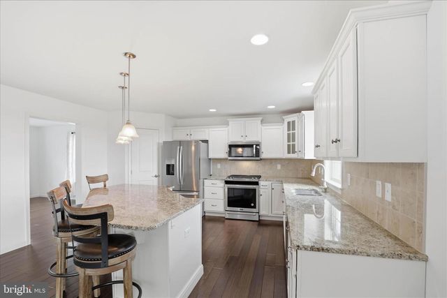 446 LANCER DR, Columbia, PA 17512