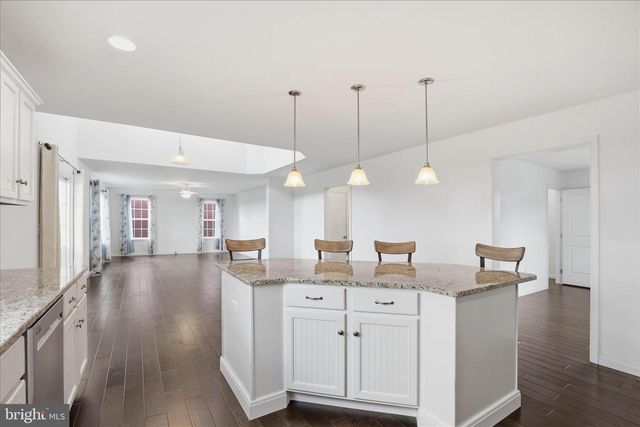 446 LANCER DR, Columbia, PA 17512