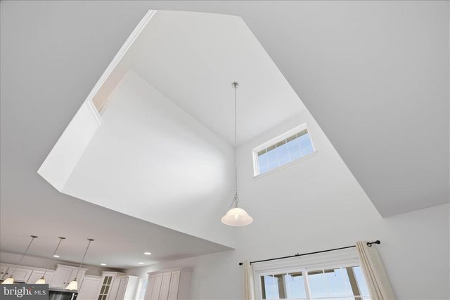 446 LANCER DR, Columbia, PA 17512