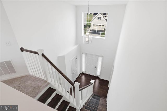 446 LANCER DR, Columbia, PA 17512