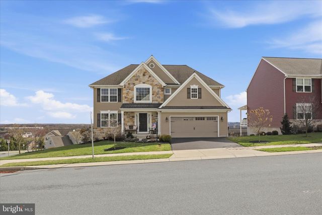 446 LANCER DR, Columbia, PA 17512