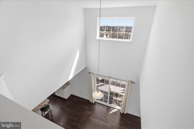 446 LANCER DR, Columbia, PA 17512