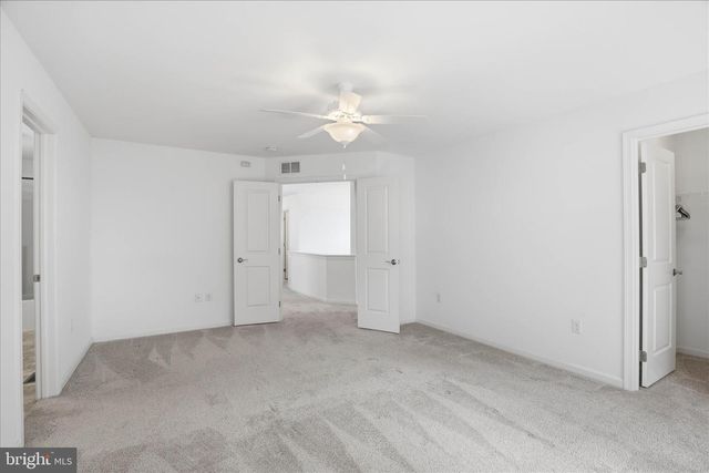 446 LANCER DR, Columbia, PA 17512