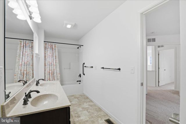 446 LANCER DR, Columbia, PA 17512