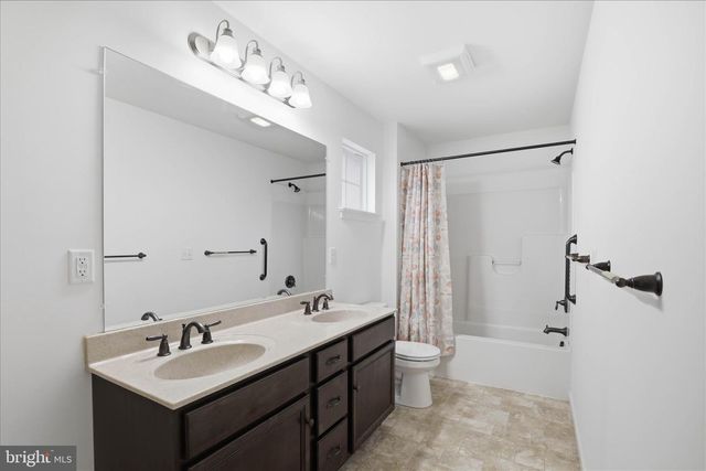 446 LANCER DR, Columbia, PA 17512