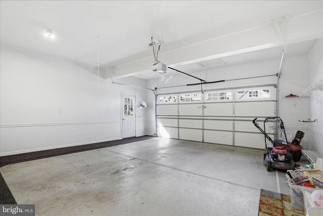 446 LANCER DR, Columbia, PA 17512