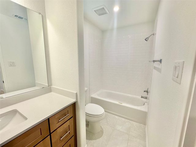 172 White Horses DR, Kyle, TX 78640