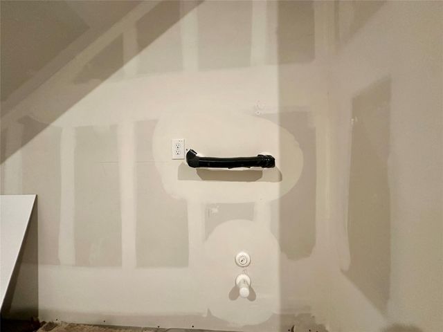 172 White Horses DR, Kyle, TX 78640