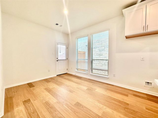 172 White Horses DR, Kyle, TX 78640