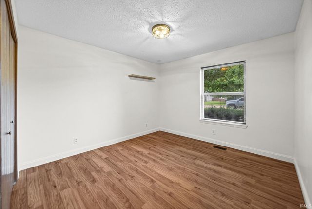 5828 BITTERSWEET Drive, West Lafayette, IN 47906
