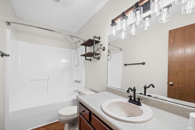 5828 BITTERSWEET Drive, West Lafayette, IN 47906