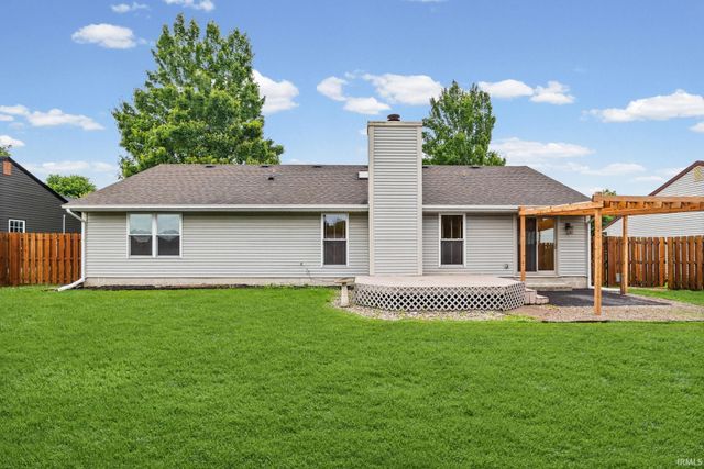 5828 BITTERSWEET Drive, West Lafayette, IN 47906