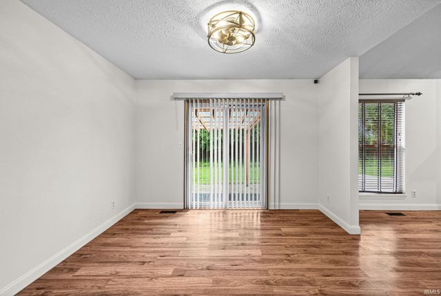 5828 BITTERSWEET Drive, West Lafayette, IN 47906