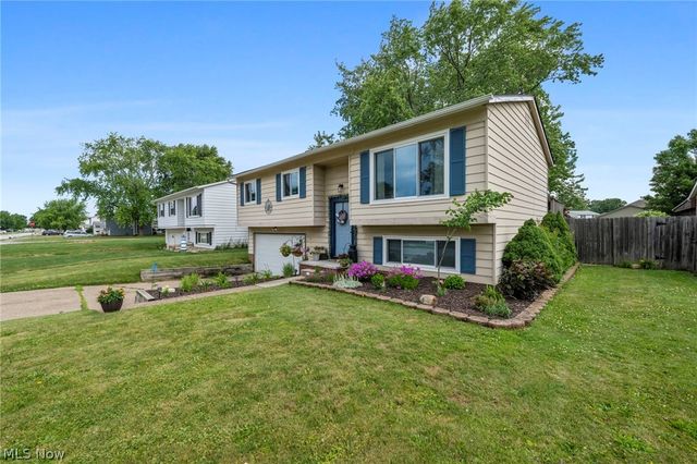 335 Bayshore Drive, Eastlake, OH 44095