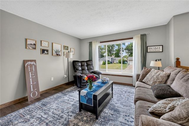 335 Bayshore Drive, Eastlake, OH 44095