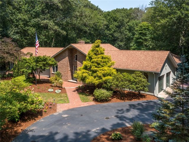 154 Beechwood Drive, Cranston, RI 02921