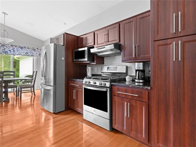 154 Beechwood Drive, Cranston, RI 02921