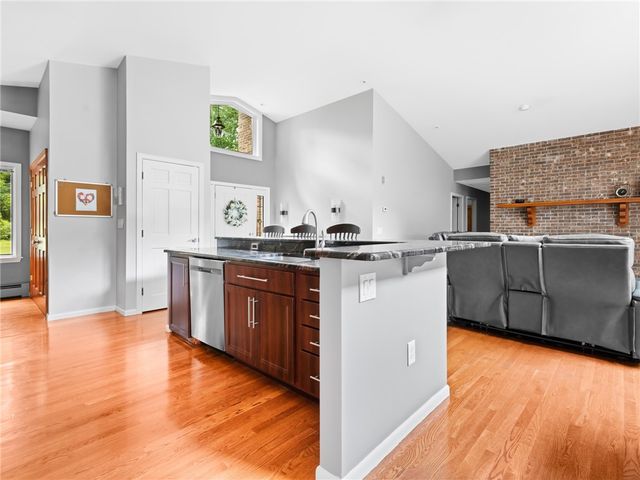 154 Beechwood Drive, Cranston, RI 02921