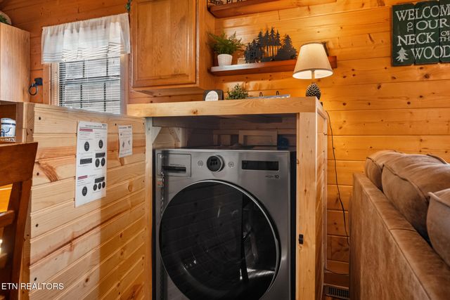 2230 Cove Creek Drive, Sevierville, TN 37862