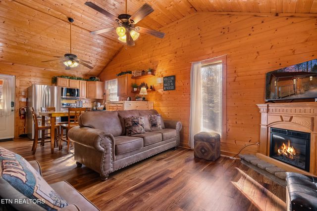 2230 Cove Creek Drive, Sevierville, TN 37862