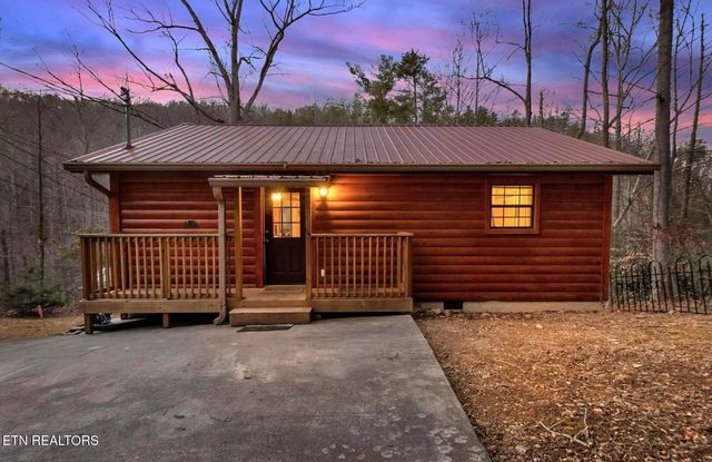 2230 Cove Creek Drive, Sevierville, TN 37862