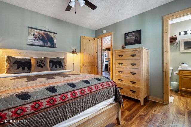 2230 Cove Creek Drive, Sevierville, TN 37862