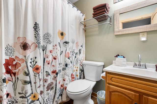 2230 Cove Creek Drive, Sevierville, TN 37862