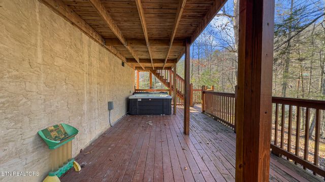2230 Cove Creek Drive, Sevierville, TN 37862