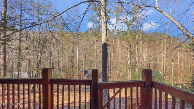 2230 Cove Creek Drive, Sevierville, TN 37862