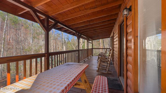 2230 Cove Creek Drive, Sevierville, TN 37862